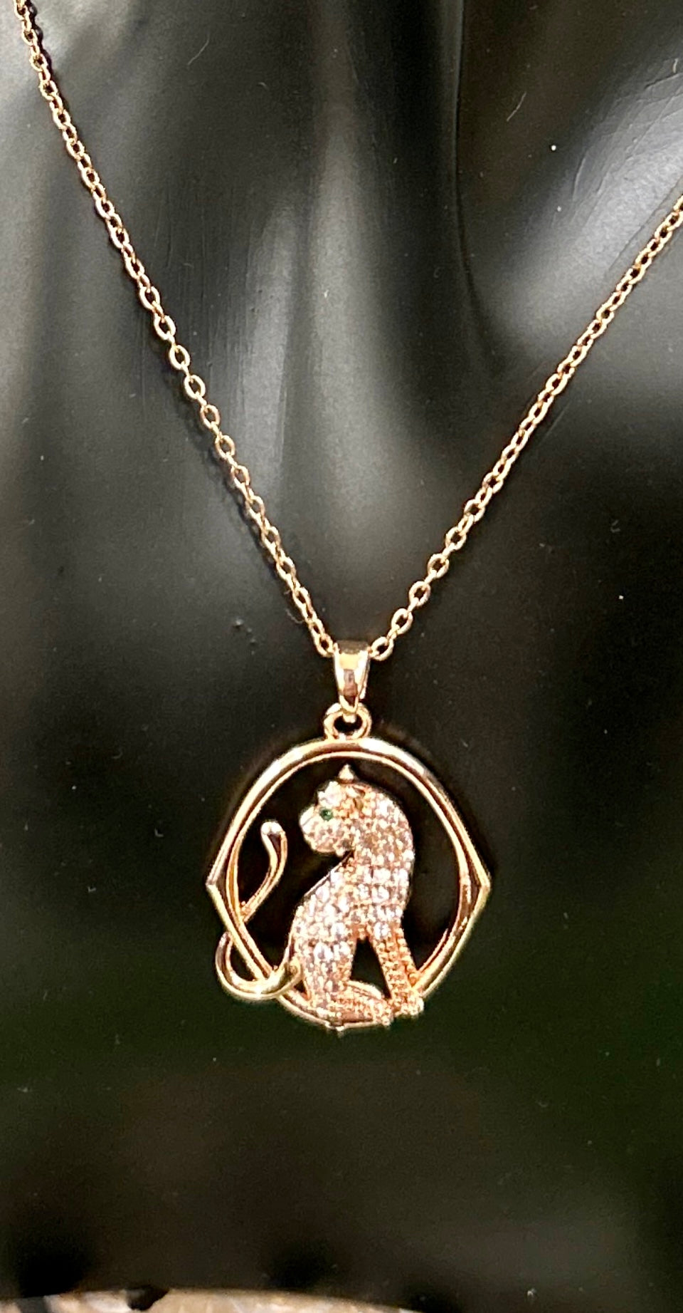 cat fam chain pendant