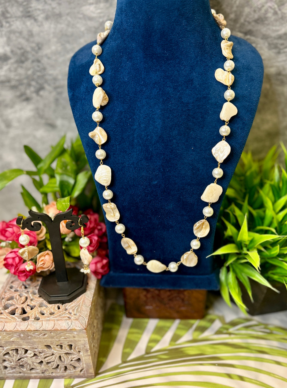 White marble stone necklace