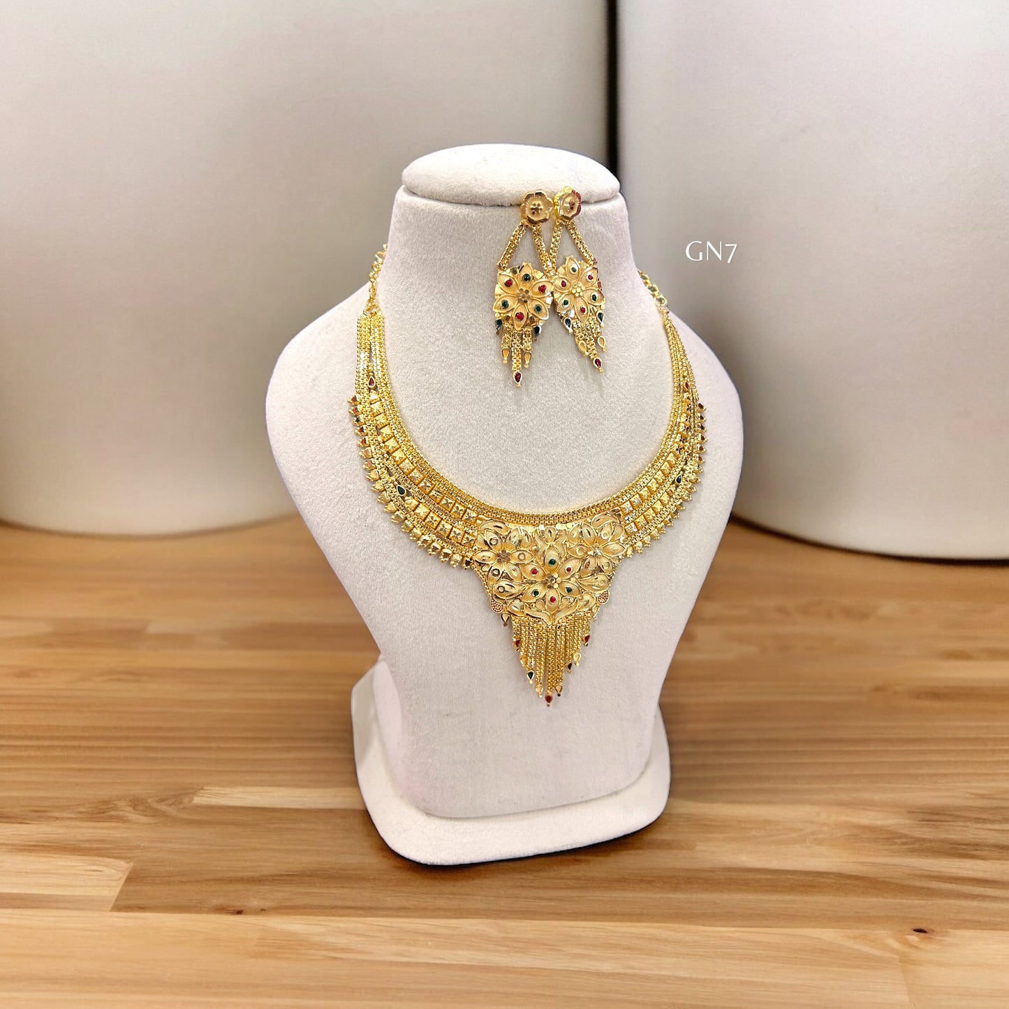 Shona shona necklace set