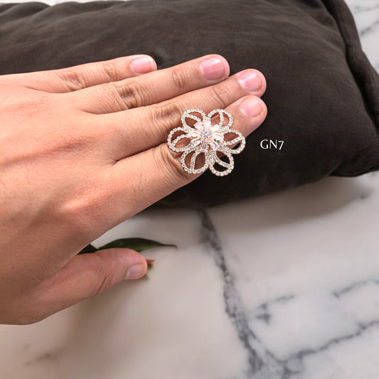 Zig zag flower AD studded ring