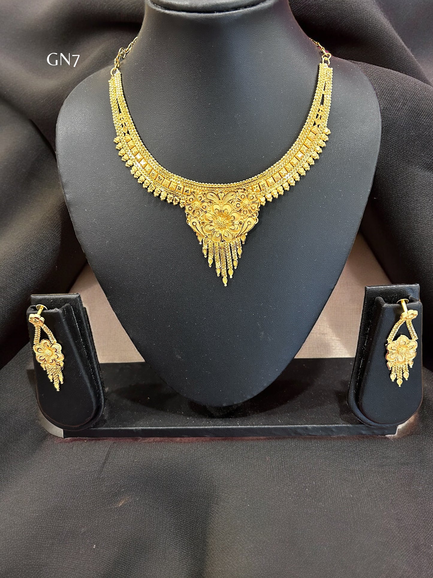 Uma necklace set