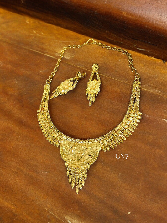 Ravishing gold necklace set