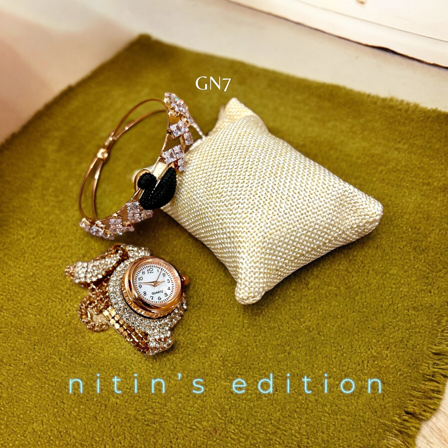 nitin’s signature collection watch C7