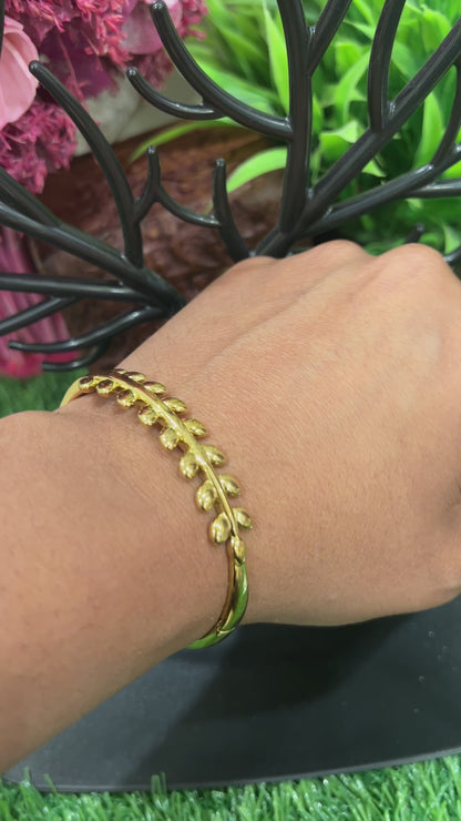 Alaska leafy gold bracelet